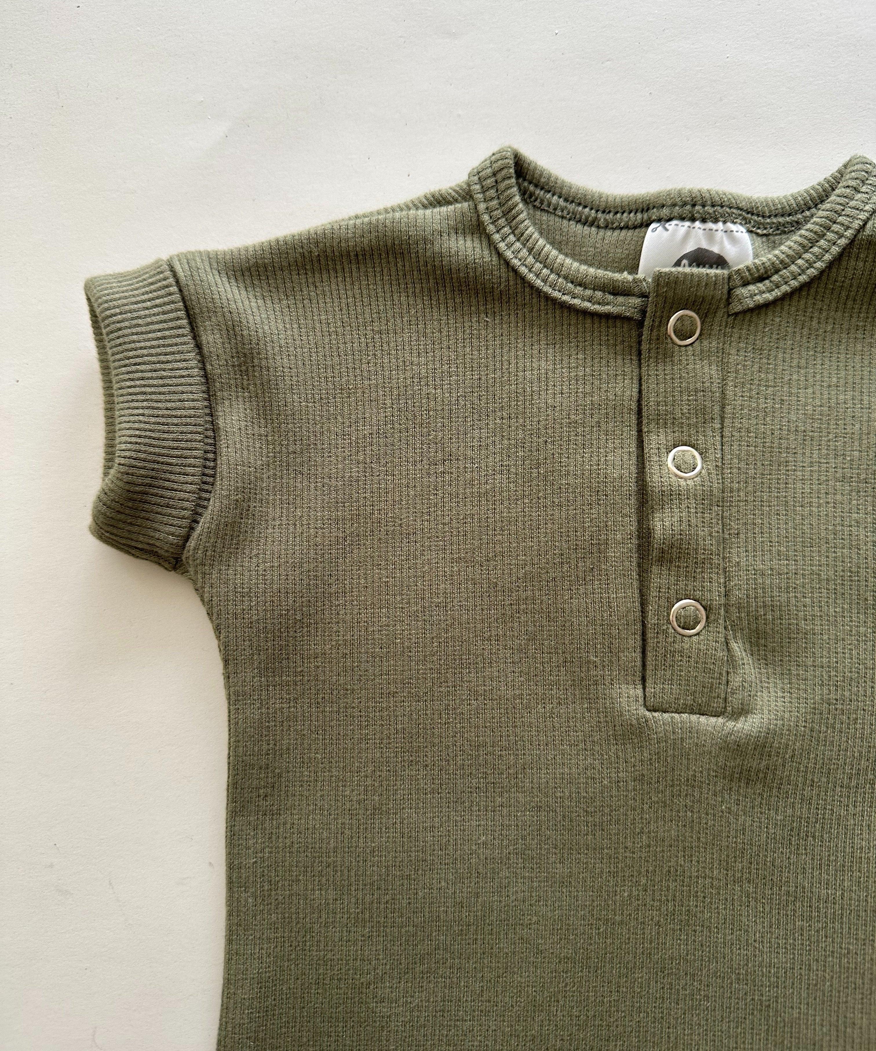 Macaquinho Canelado Manguinha Unissex MiniMalista | Liso Jungle Green - MiniMalista Baby - 0.2, b2b, Baby, black-friday, Calor, Christmas, com-desconto-mm10, Menino, Natal, Neutro, tab-tam-macaquinho-romper, Unissex, Verão, Xmas -bebê-minimalista-estiloso
