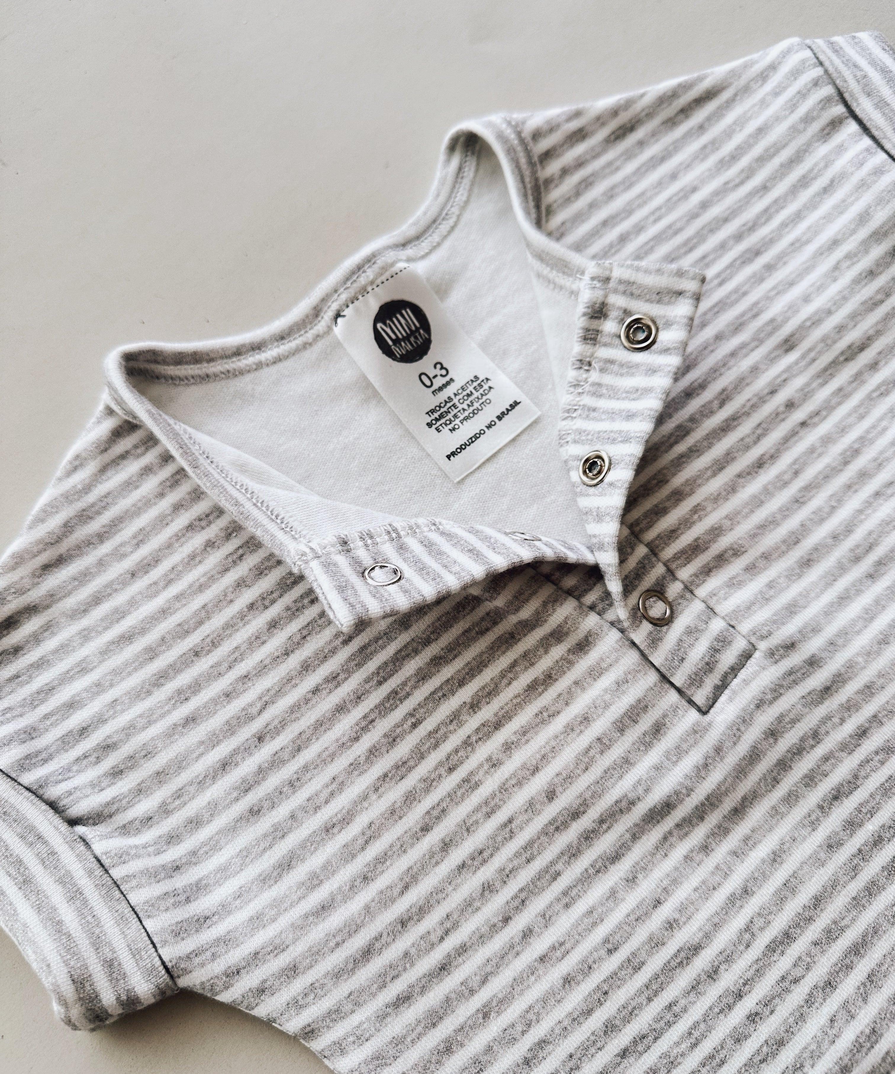 Macaquinho Romper Manguinha Unissex | Listrinhas Cinza - MiniMalista Baby - 0.3, 0.45, b2b, Baby, black-friday, Calor, com-desconto-mm10, Menino, Neutro, tab-tam-macaquinho-romper, Unissex, Verão -bebê-minimalista-estiloso