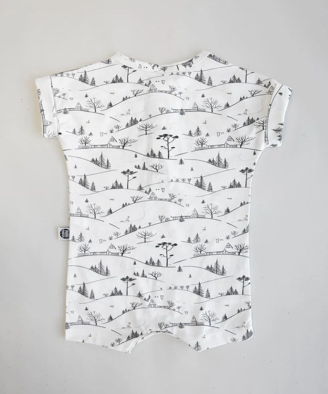 Macaquinho Romper Manguinha Unissex | Village - MiniMalista Baby - 0, b2b, Baby, Calor, Christmas, com-desconto-mm10, Menina, Menino, minime, natal, Neutro, tab-tam-macaquinho-romper, Unissex, Verão, Xmas -bebê-minimalista-estiloso