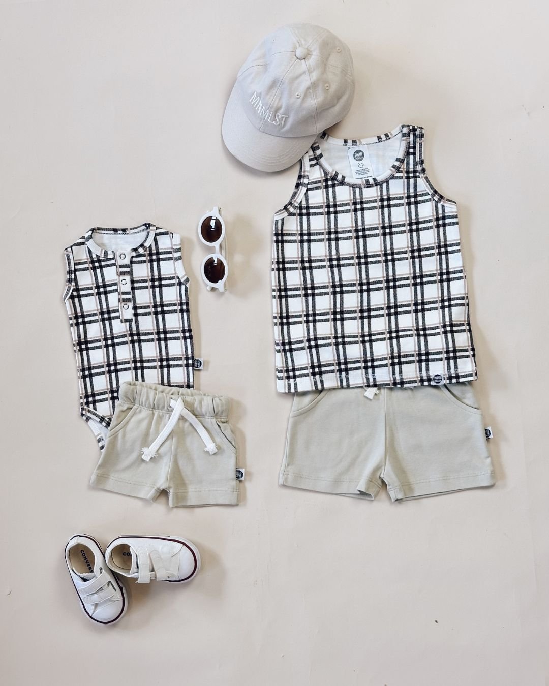 Conjunto Irmãos Meninos Regata e Bermuda | Xadrez Plaid e Liso Stone