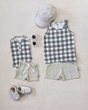 Conjunto Irmãos Meninos Regata e Bermuda | Xadrez Plaid e Liso Stone